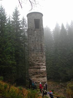 Šoupátková věž protržené přehrady